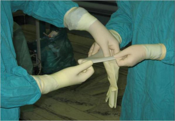 کارخانه تولید دستکش جراحی پودری لاتکس